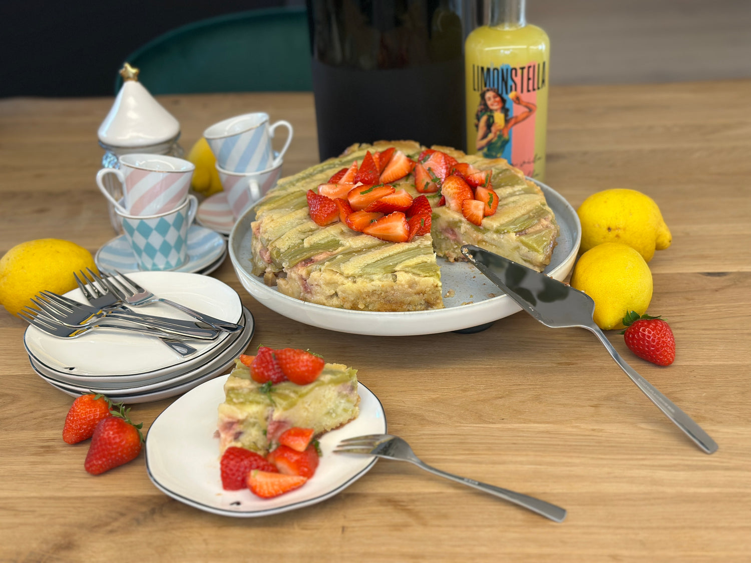 Limoncello Erdbeer Rhabarberkuchen