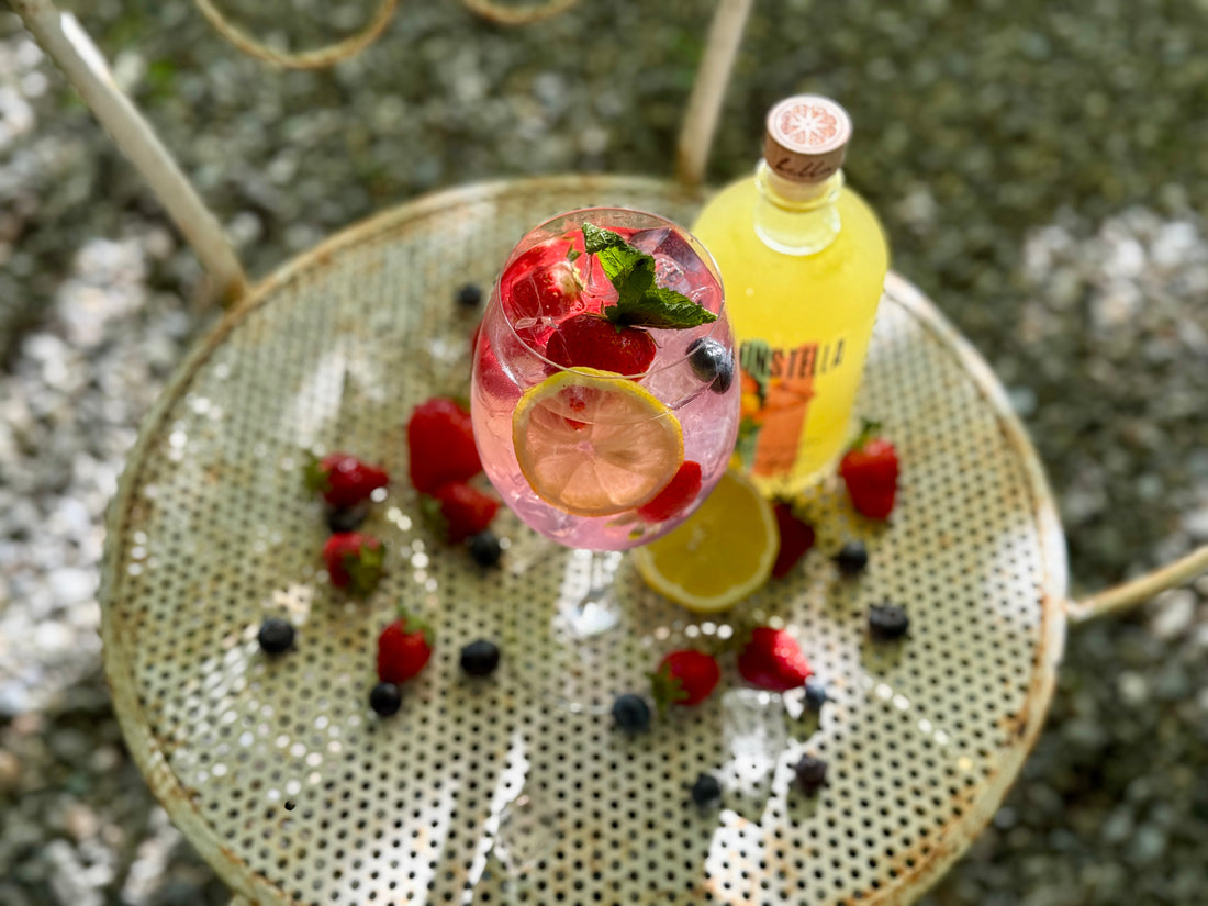 Limonstella Wildberry – fruchtiger Sommerdrink mit Beeren, Minze und Limoncello