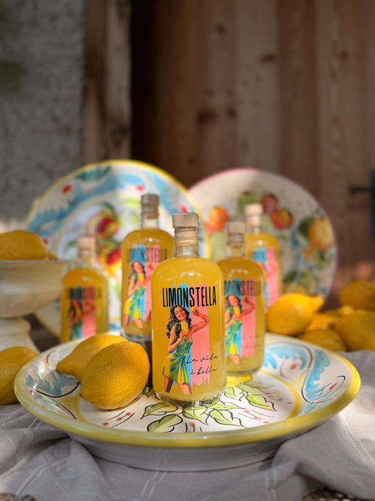 Limoncello 500 ml Flasche mit sizilianischer Keramik und Zitronen